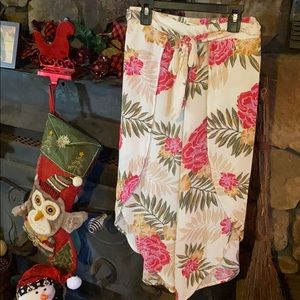 Billabong boho peakaboo pants!